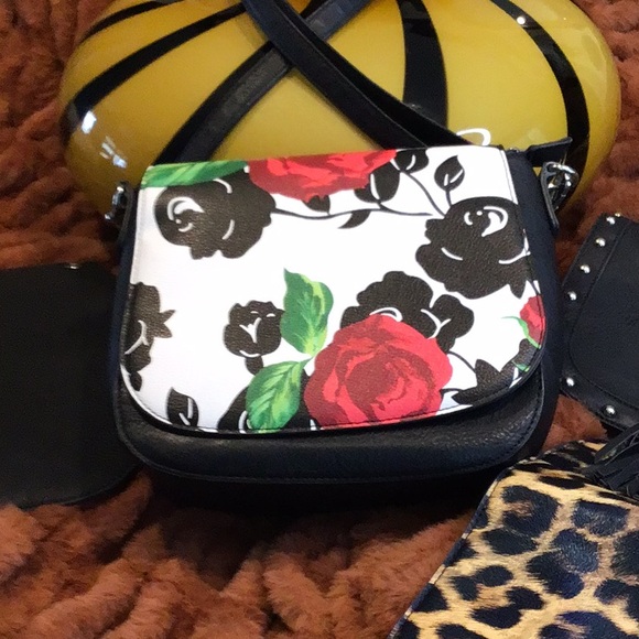 K.Carroll interchangeable cross/ shoulder vegan leather purse - Picture 4 of 10